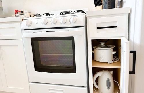 Salida Apartment | Updated 2-bedroom apartment near Kaiser & 1 mile from HWY 99