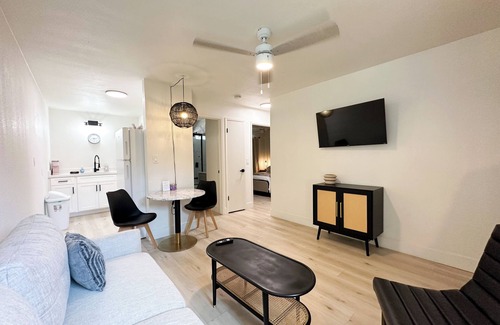 Salida Apartment | Updated 2-bedroom Apartment close to Hospitals. Located 1 mile from HWY 99.