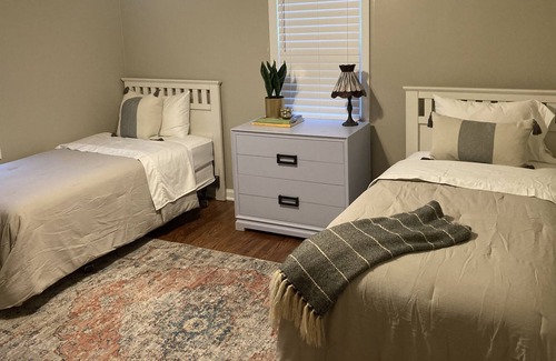 Council Bluffs House | Updated 2 BR Home Sleeps 6 Convenient Location Mins to Downtown Omaha &Airport.