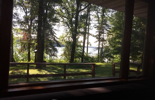 Osage House | Updated 2BR, 5.5 acre gem with vista view of Straight Lake!