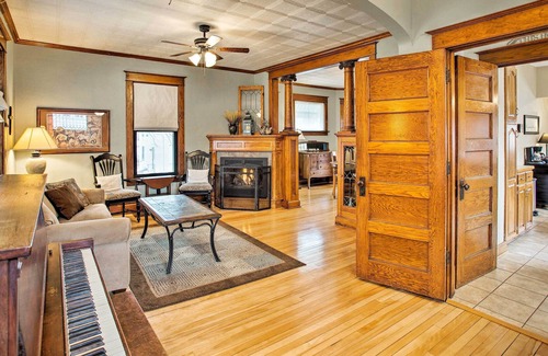 Albert Lea House | Updated Albert Lea Home By Fountain Lake & Main St