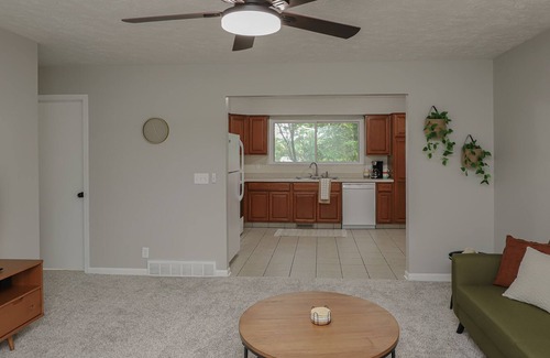 Bellevue House | Updated Boho Duplex - Close interstate access - Minutes to Downtown & Amenities