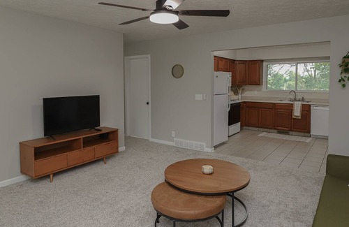 Bellevue House | Updated Boho Duplex - Close interstate access - Minutes to Downtown & Amenities