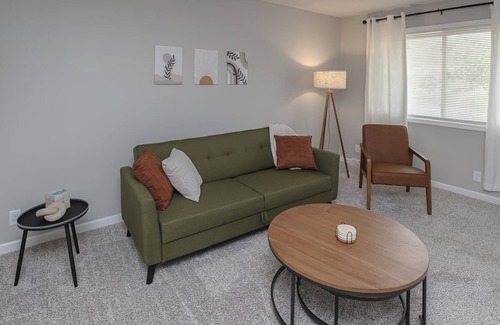 Bellevue House | Updated Boho Duplex - Close interstate access - Minutes to Downtown & Amenities