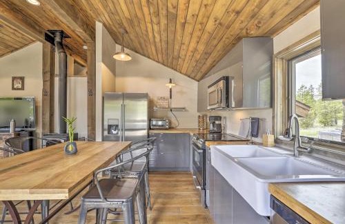 Tabernash House | Updated Cabin with Hot Tub about 11 Mi to Winter Park!