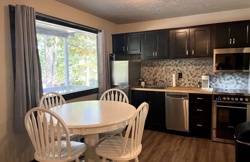 Branson West Cabin | Updated Cabin with Pool, Hot Tub, and Fire Pit!