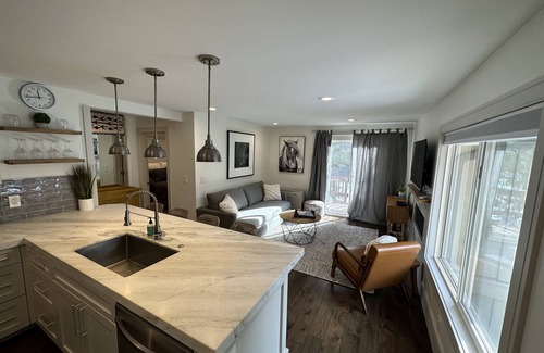 Park City Condo | Updated Canyons condo steps from Cabriolet lift - full kitchen, washer/dryer