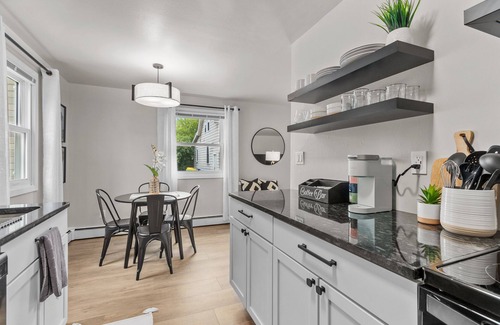Green Bay Apartment | Updated Centrally Located Boho Suite