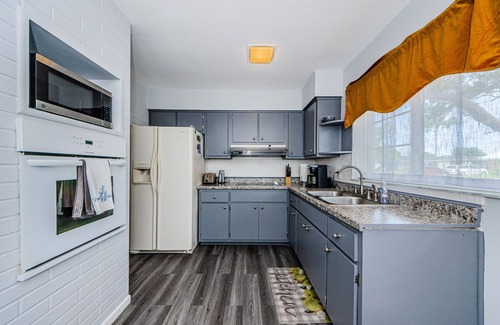 Clearwater House | Updated Clearwater Home, Close to Beaches & Pet Friendly!