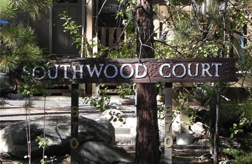 Incline Village Condo | Updated Condo Close To The Ski Resorts and Lake Tahoe