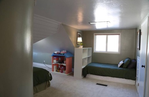 River Heights Apartment | Updated Cottage 3 Bedroom Home With Game Room