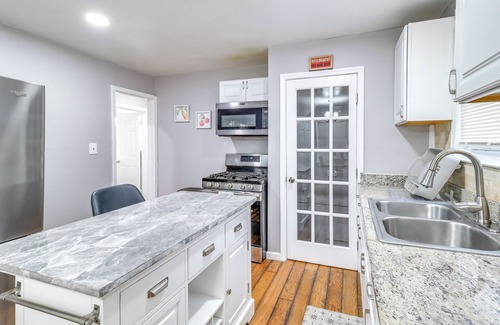 Detroit House | Updated Detroit Vacation Rental ~ 9 Mi to Downtown
