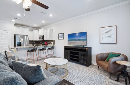 South Pensacola House | Updated Dog-Friendly Townhome | Downtown Pensacola | My Beach Getaways