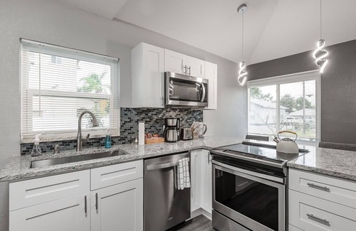 Tampa Apartment | Updated Duplex in Heart of Tampa
