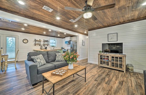 Bethel House | Updated Family Home, 20 Mi to Broken Bow Lake!