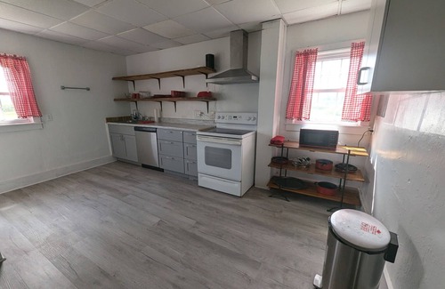 Cuba Other | Updated farmhouse with parking and AC