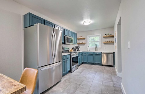 Fayetteville House | Updated Fayetteville Home Less Than 2 Miles to UArk!