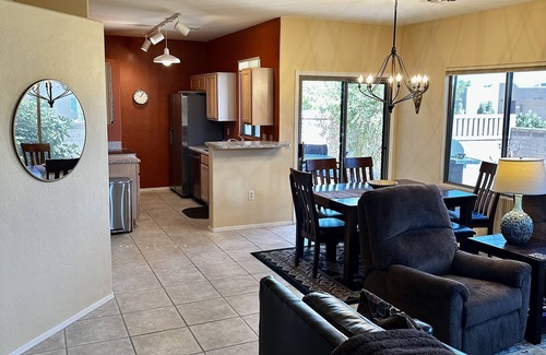 Green Valley House | Updated Furniture & Mountain Views In The Springs