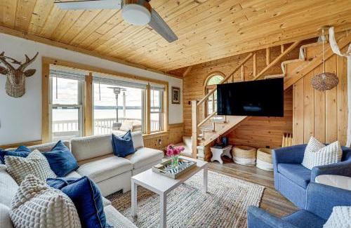 Glen Arbor House | Updated Glen Arbor Cottage on Lake Dock and Mooring