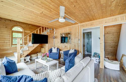 Glen Arbor House | Updated Glen Arbor Cottage on Lake Dock and Mooring