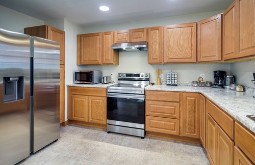 East Haven  Rutland County House | Updated Home in Heart of Rutland, Near Slopes