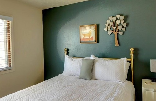 Ogallala House | Updated home min from Lake Mac in Ogallala