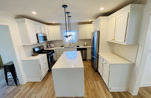 Lake Geneva House | Updated Home- Only a few minutes walk to Downtown Lake Geneva!