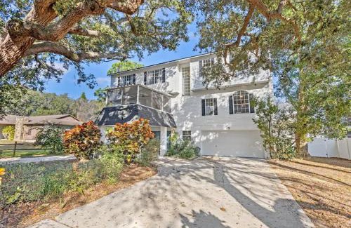 Tarpon Springs House | Updated Home w Heated Pool, Near Beaches - Five-Bedroom House