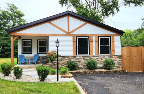 Valparaiso House | Updated Home with Fenced Backyard, sleeps 10