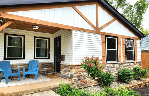 Valparaiso House | Updated Home with Fenced Backyard, sleeps 10