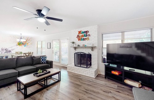 Coronado Hills House | Updated house in Austin with a large yard and game room