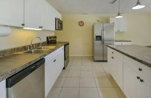 Key Colony Beach House | Updated Key Colony Beach - Tiki Hut - 37.5 Dock - Cabana Club