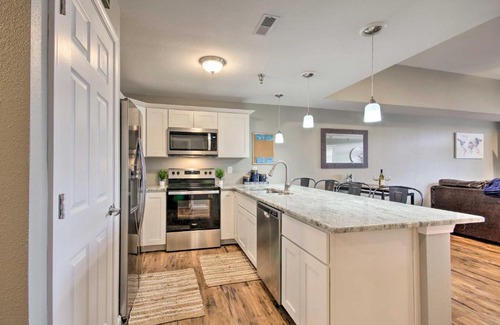Osage Beach Apartment | Updated Lakefront Condo and Patio and Pool Access