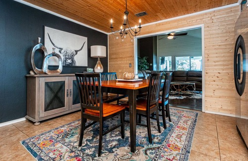 Lone Star House | Updated lakefront 3 bedroom, 2 bathroom home on Lonestar Lake