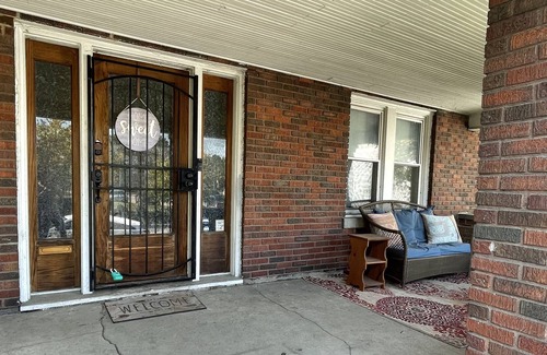 Mapleton/Fall Creek House | UPDATED Large 1910 Home! Remodel! Fast WiFi. Spacious. Fireplace.