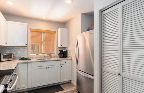 Incline Village Condo | Updated lower Level McCloud Unit