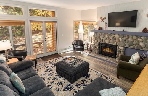 Incline Village Condo | Updated lower Level McCloud Unit