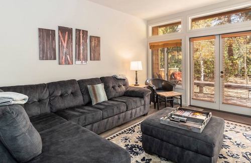 Incline Village Condo | Updated lower Level McCloud Unit