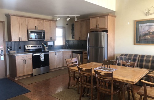Silvercreek Condo | Updated MOUNTAINSIDE Condo-2bd/3bth-adjacent to slopes and family friendly