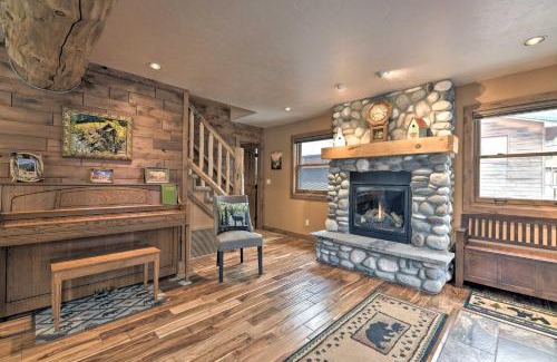 Ouray House | Updated Mtn Home with Deck on Uncompahgre River