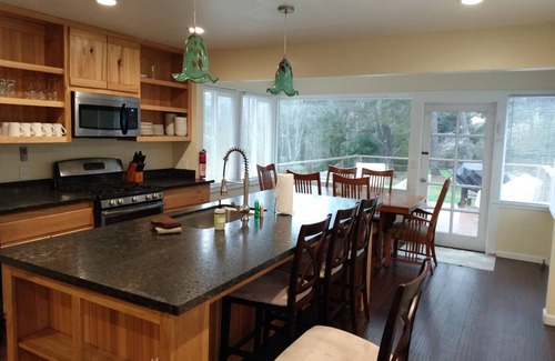 Fort Bragg House | Updated Ranchhouse, large yard & rear deck.
