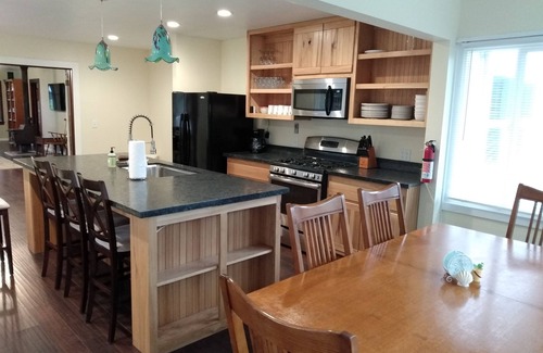 Fort Bragg House | Updated Ranchhouse, large yard & rear deck.