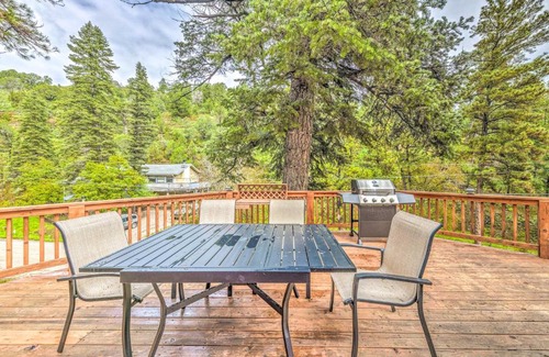 Ruidoso House | Updated Ruidoso Cabin with Spacious Deck and View