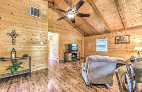 Ruidoso House | Updated Ruidoso Cabin with Spacious Deck and View