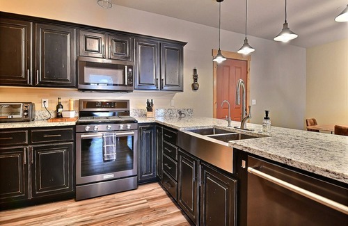 Bear Hollow Village Condo | Updated ski condo-come enjoy world class skiing and mt biking.