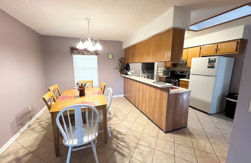 Kingsland House | Updated to 6 beds.Near I-95,scenic train station.Cumberland.nkingbay.GA. Beaches