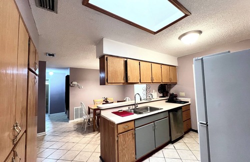 Kingsland House | Updated to 6 beds.Near I-95,scenic train station.Cumberland.nkingbay.GA. Beaches