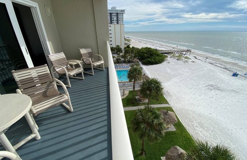 Redington Shores Condo | Updated top floor corner unit - on beach with spectacular views
