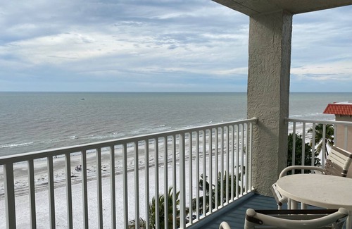 Redington Shores Condo | Updated top floor corner unit - on beach with spectacular views