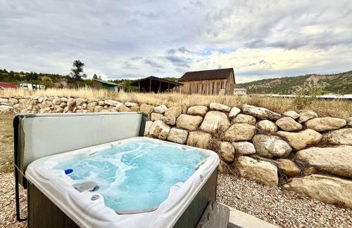 Glendale House | Updated townhouse just minutes from Zion with hot tub